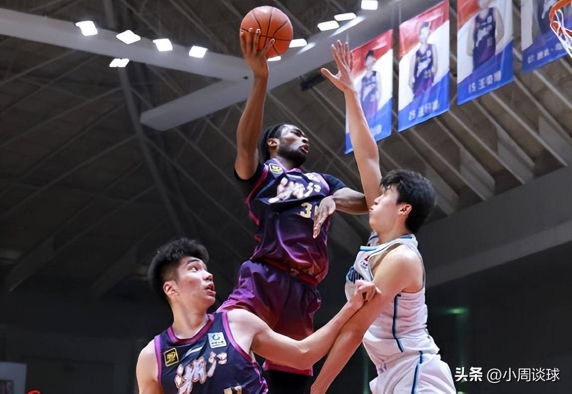 青岛队胜出关键战役，稳固中游位置